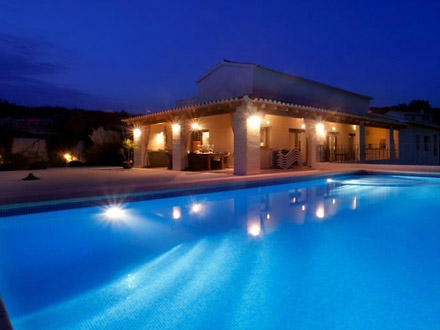 Villa La Perla, Moriara - The villa at night